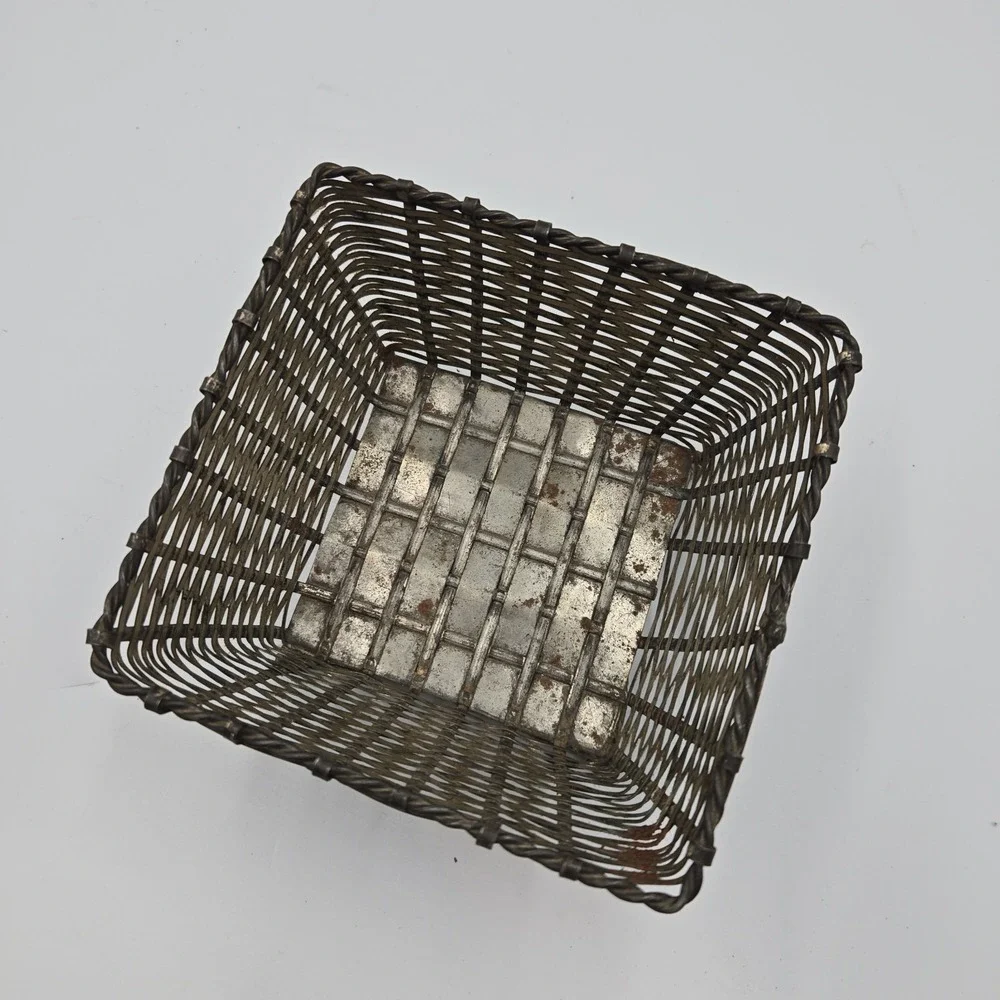 VTG Brass Square Woven Basket‎ 5.25